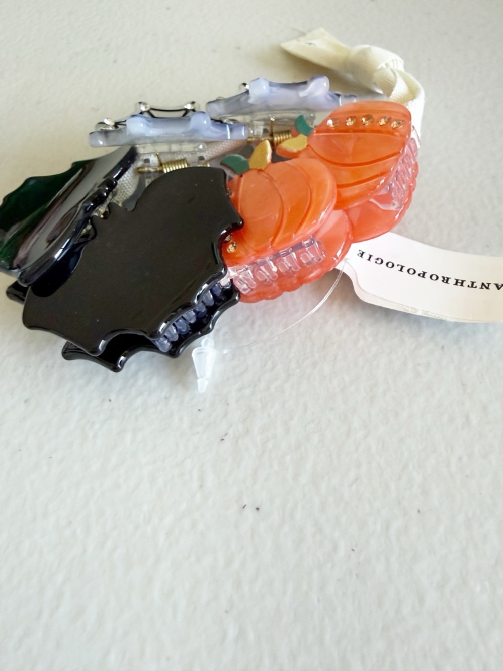 Anthropologie 6 Piece Halloween Mini Hair Claw Clips Black, Orange, White - Picture 5 of 5